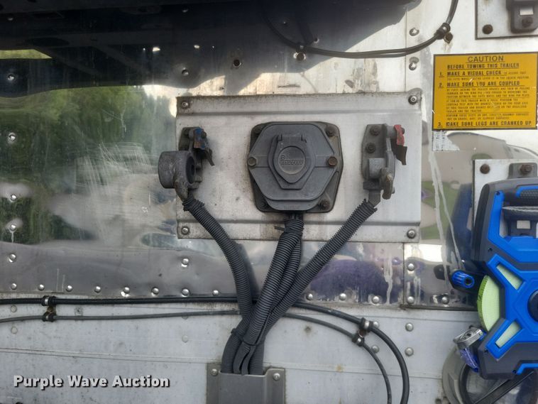 image for item DQ3667 2005 Utility  3000R refrigerated van trailer