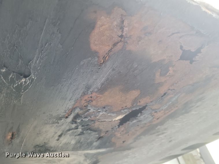 image for item DQ3667 2005 Utility  3000R refrigerated van trailer