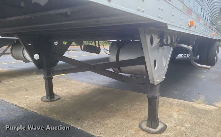 image for item DQ3667 2005 Utility  3000R refrigerated van trailer