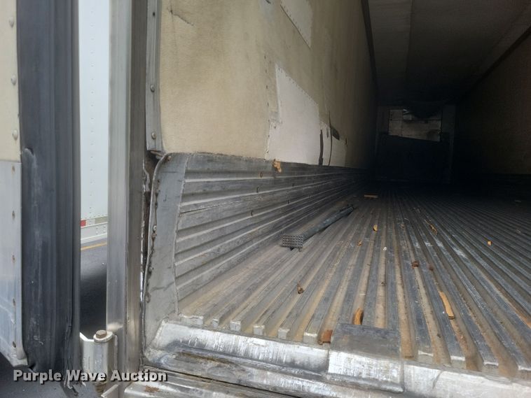 image for item DQ3667 2005 Utility  3000R refrigerated van trailer