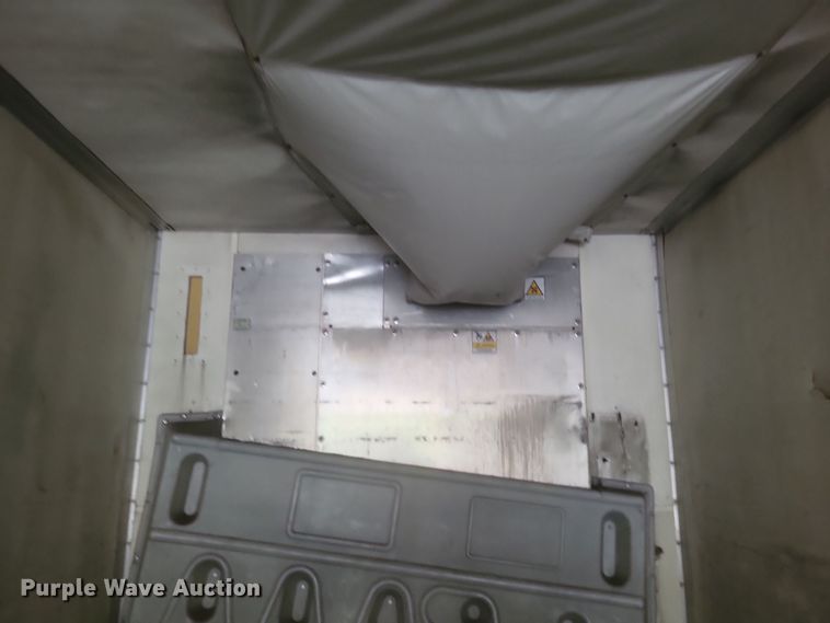 image for item DQ3667 2005 Utility  3000R refrigerated van trailer