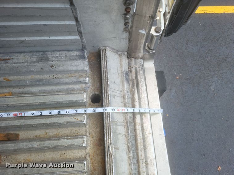 image for item DQ3667 2005 Utility  3000R refrigerated van trailer