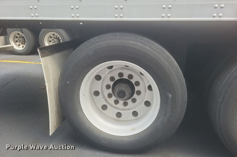 image for item DQ3667 2005 Utility  3000R refrigerated van trailer