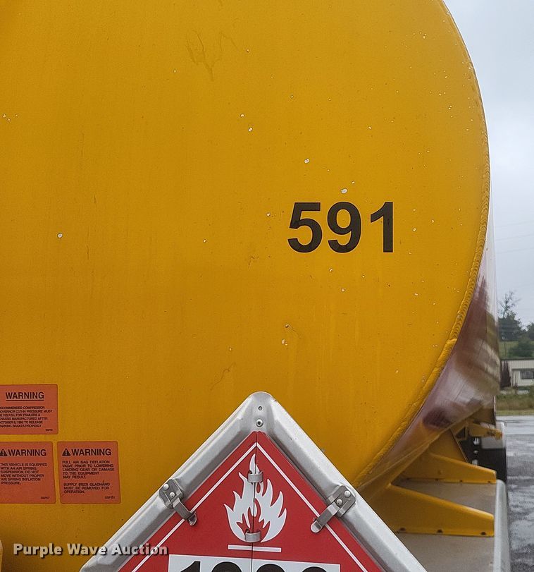 image for item DQ3686 2007 Beall BAST-96-3-SB tank trailer