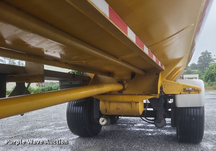 image for item DQ3686 2007 Beall BAST-96-3-SB tank trailer