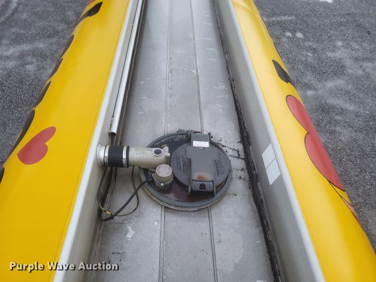 image for item DQ3686 2007 Beall BAST-96-3-SB tank trailer