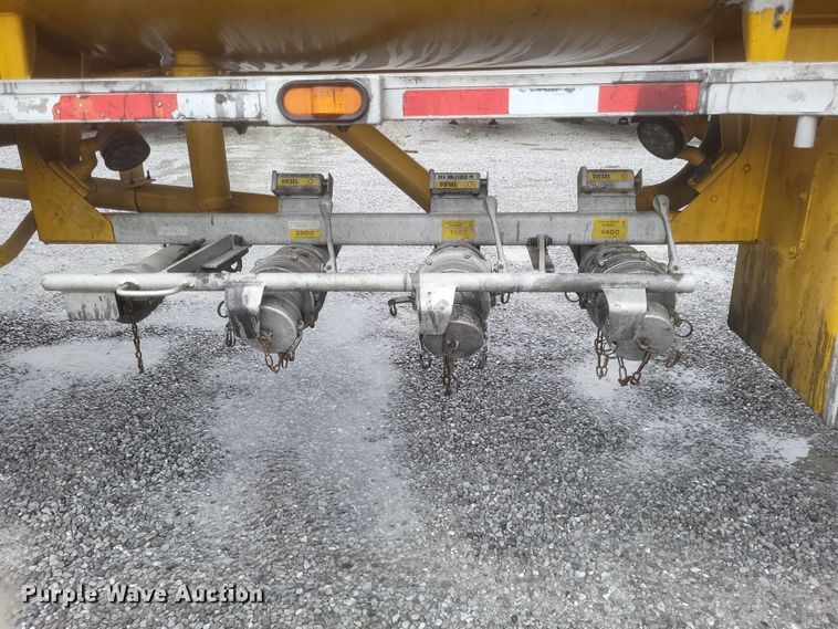 image for item DQ3686 2007 Beall BAST-96-3-SB tank trailer