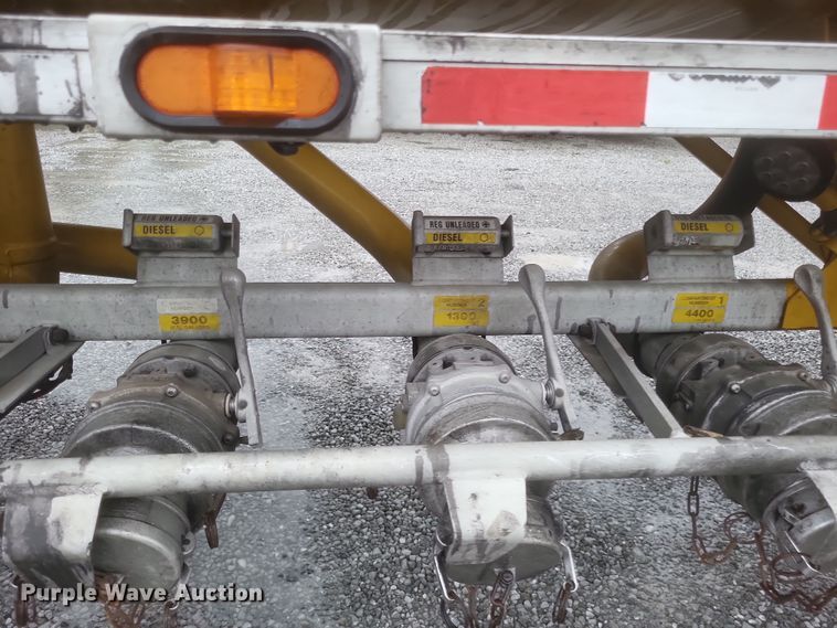 image for item DQ3686 2007 Beall BAST-96-3-SB tank trailer