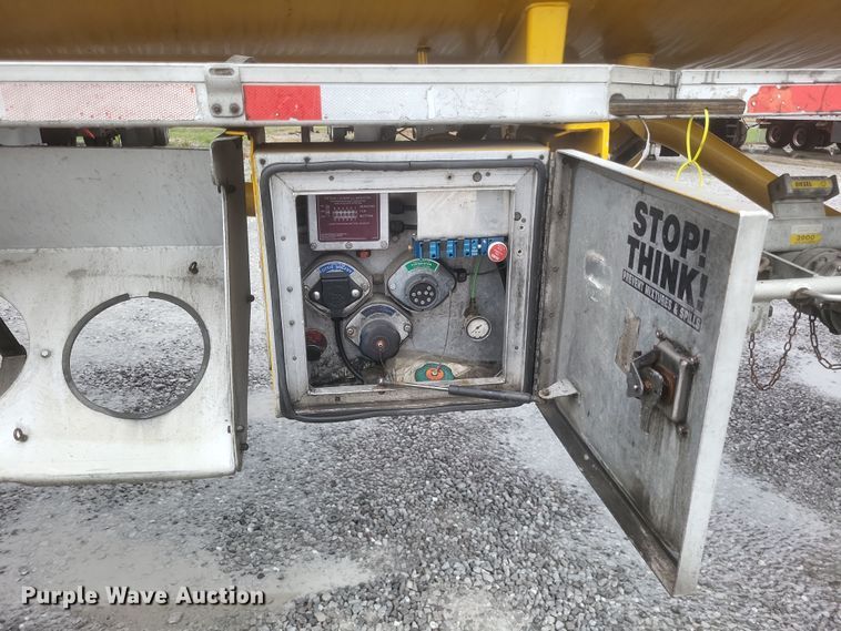 image for item DQ3686 2007 Beall BAST-96-3-SB tank trailer