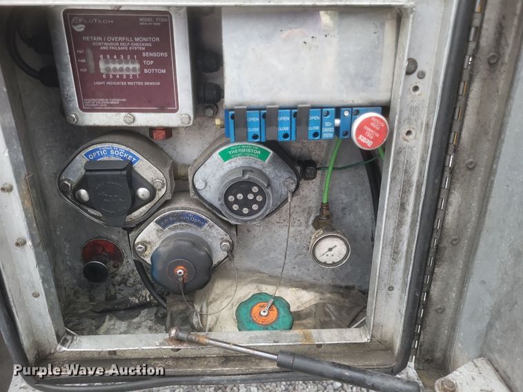 image for item DQ3686 2007 Beall BAST-96-3-SB tank trailer