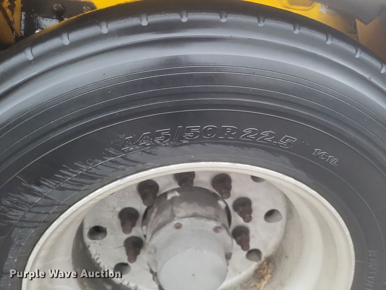 image for item DQ3686 2007 Beall BAST-96-3-SB tank trailer