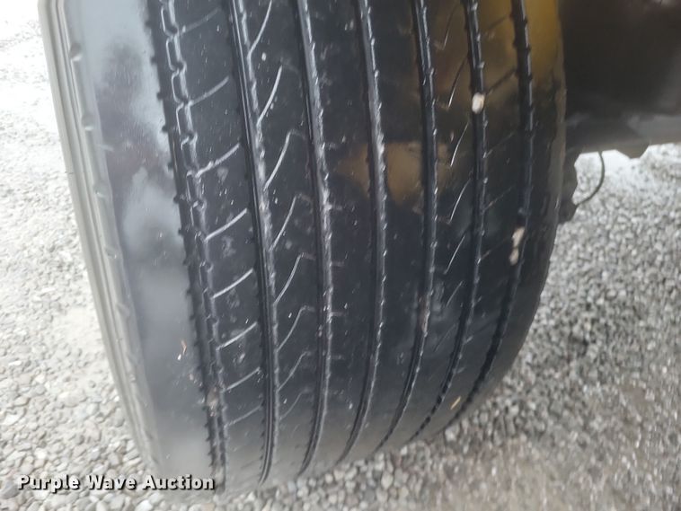 image for item DQ3686 2007 Beall BAST-96-3-SB tank trailer