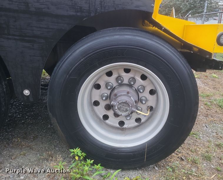 image for item DQ3687 2019 MACLTT ASE-9500-2S-406 tank trailer