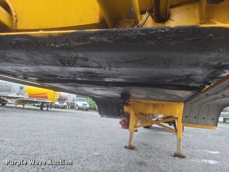 image for item DQ3688 1996 Beall BAST-95-3-SB tank trailer