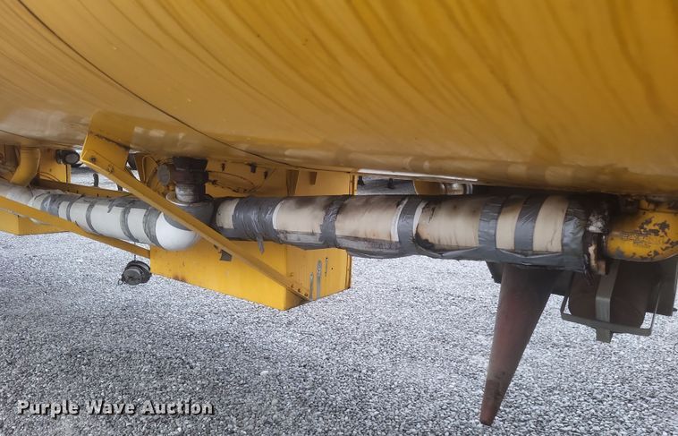 image for item DQ3688 1996 Beall BAST-95-3-SB tank trailer