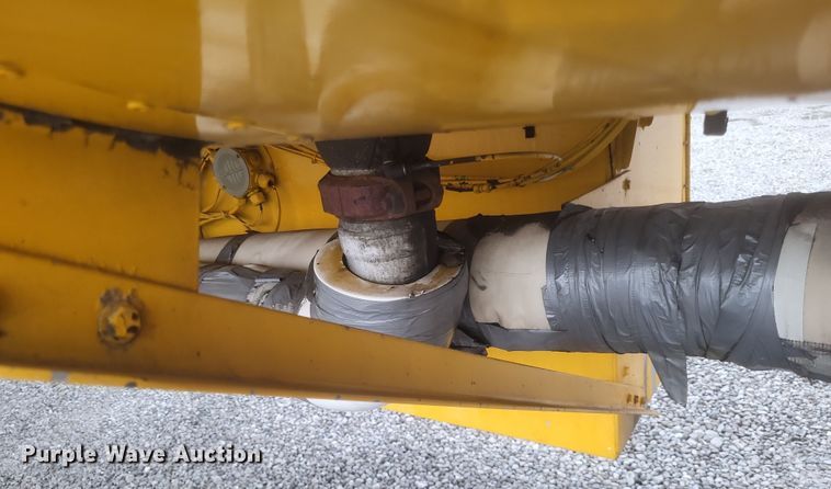 image for item DQ3688 1996 Beall BAST-95-3-SB tank trailer