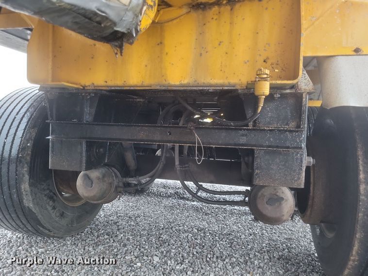 image for item DQ3688 1996 Beall BAST-95-3-SB tank trailer