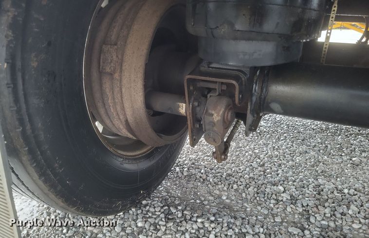 image for item DQ3688 1996 Beall BAST-95-3-SB tank trailer