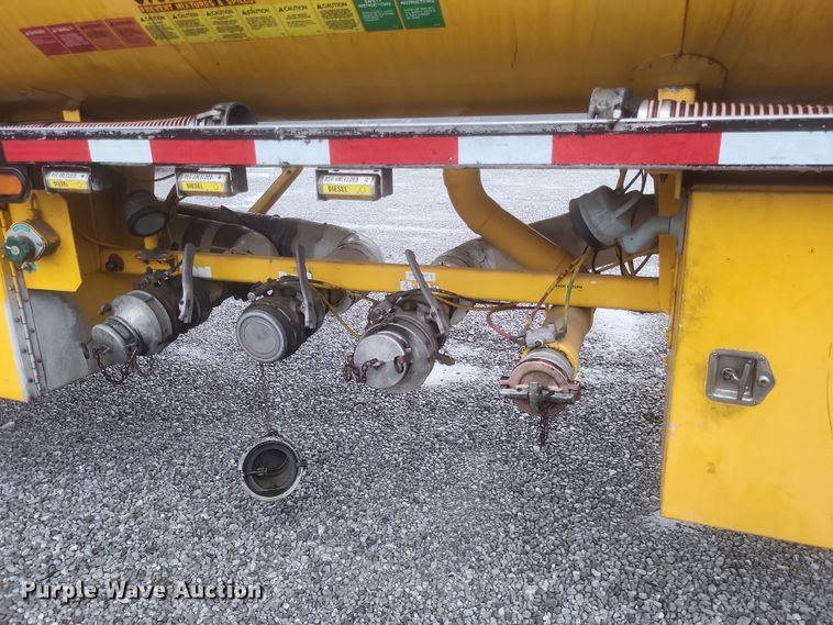 image for item DQ3688 1996 Beall BAST-95-3-SB tank trailer