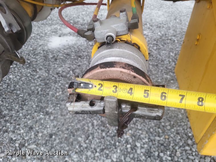 image for item DQ3688 1996 Beall BAST-95-3-SB tank trailer