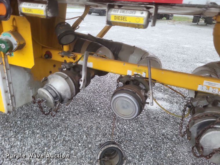 image for item DQ3688 1996 Beall BAST-95-3-SB tank trailer