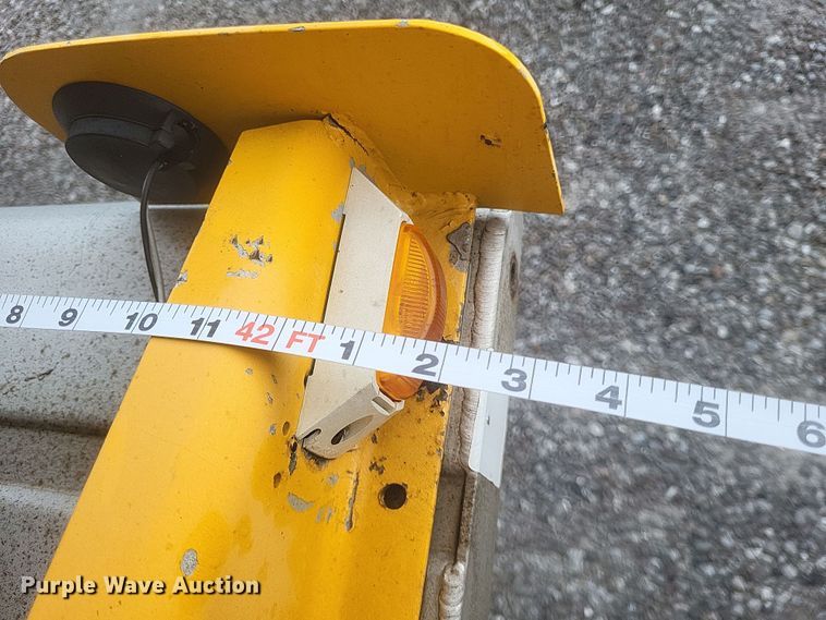 image for item DQ3688 1996 Beall BAST-95-3-SB tank trailer