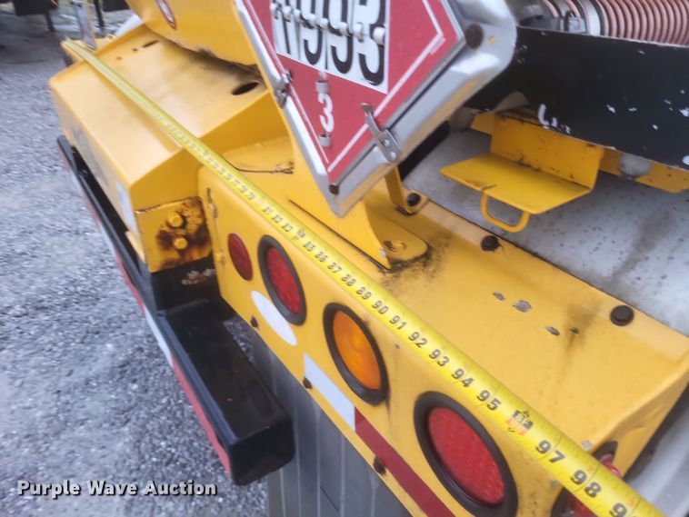 image for item DQ3688 1996 Beall BAST-95-3-SB tank trailer