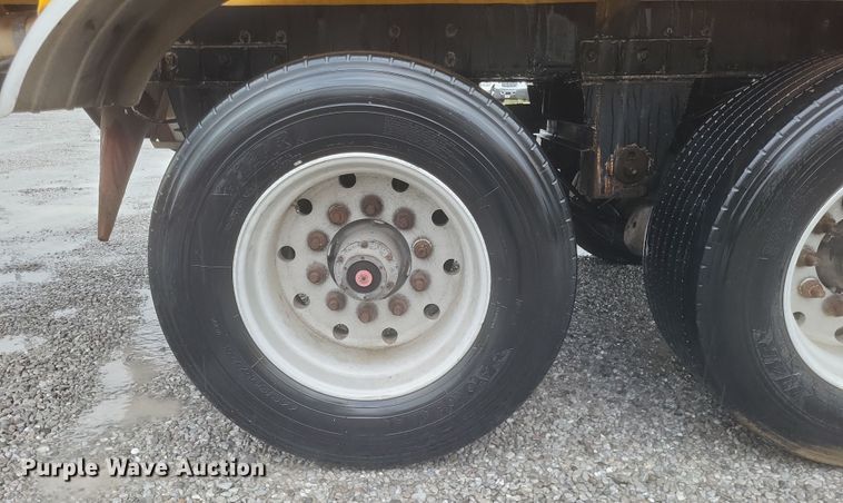 image for item DQ3688 1996 Beall BAST-95-3-SB tank trailer