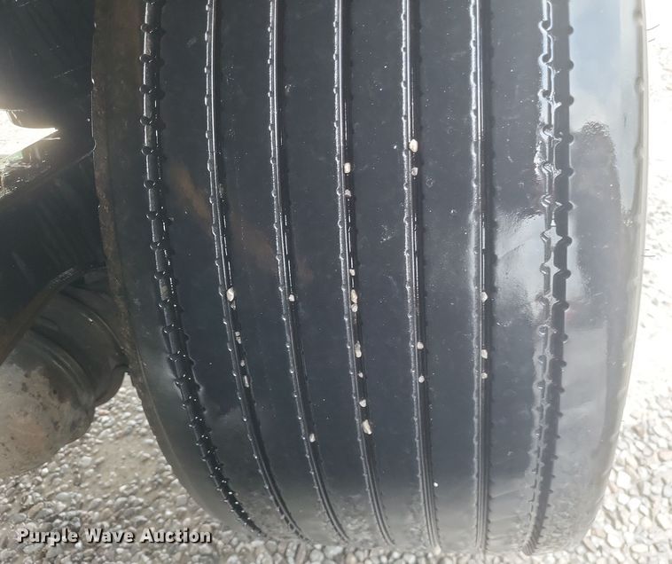 image for item DQ3688 1996 Beall BAST-95-3-SB tank trailer