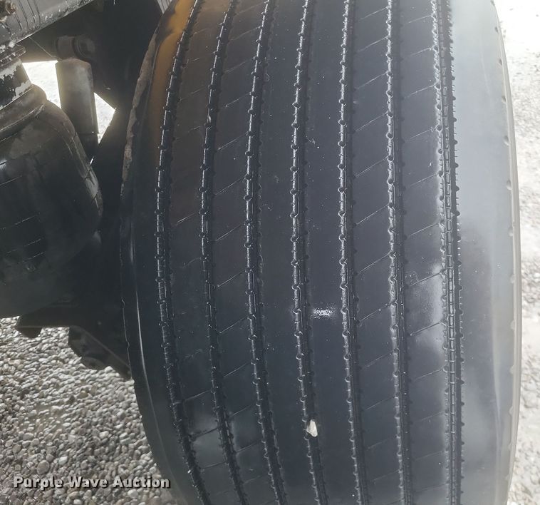 image for item DQ3688 1996 Beall BAST-95-3-SB tank trailer