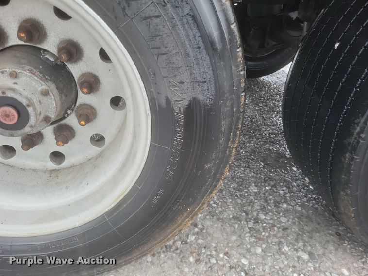 image for item DQ3688 1996 Beall BAST-95-3-SB tank trailer