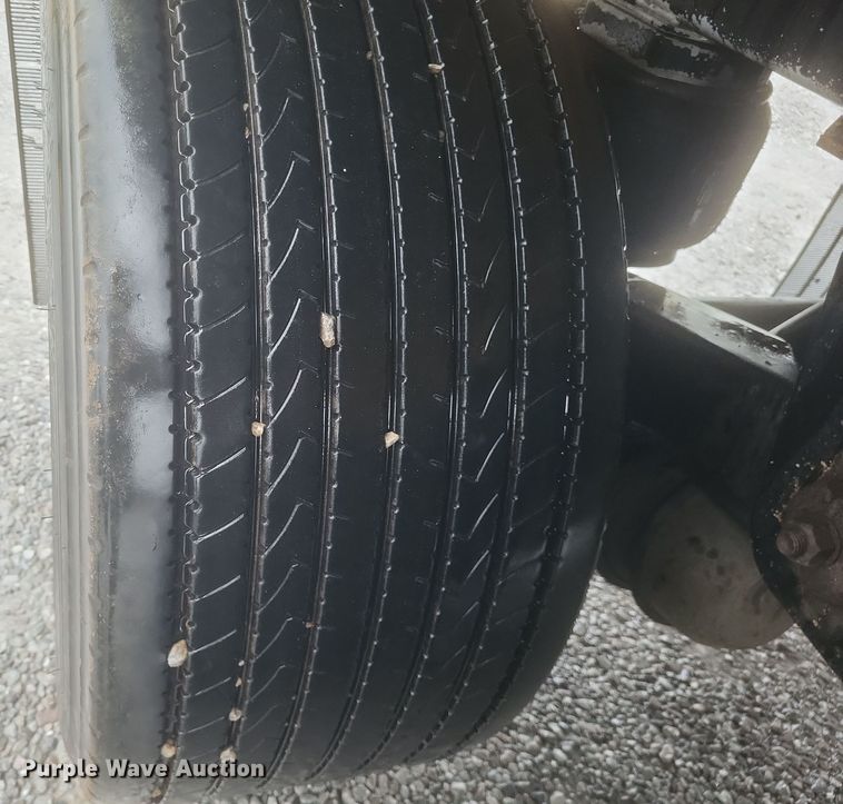 image for item DQ3688 1996 Beall BAST-95-3-SB tank trailer