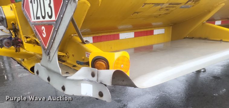 image for item DQ3689 2007 Beall BAST-96-3-SB tank trailer