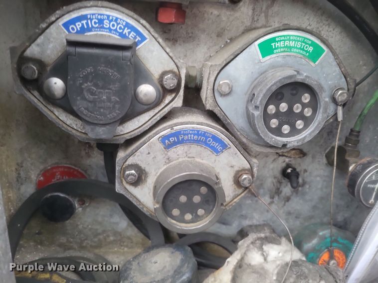 image for item DQ3689 2007 Beall BAST-96-3-SB tank trailer