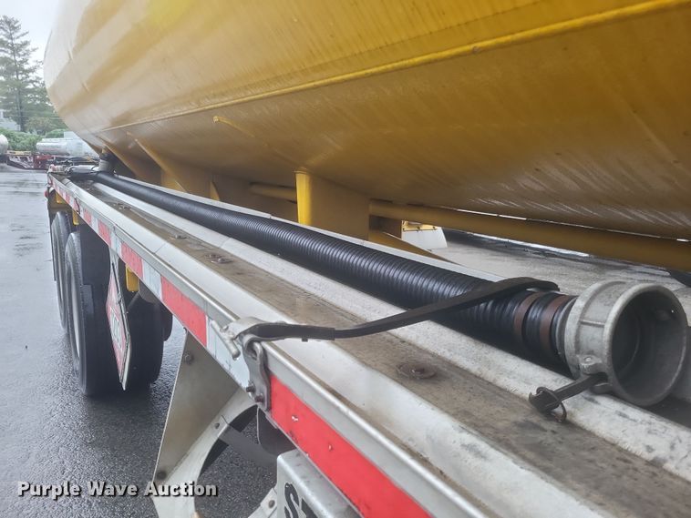 image for item DQ3689 2007 Beall BAST-96-3-SB tank trailer