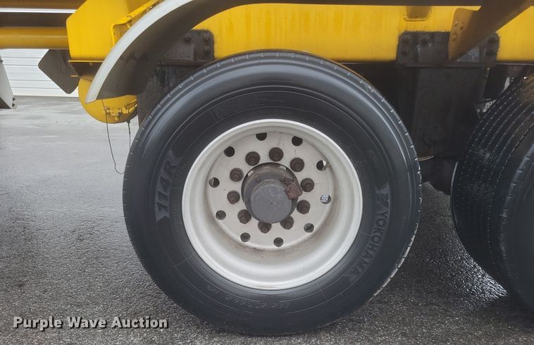 image for item DQ3689 2007 Beall BAST-96-3-SB tank trailer