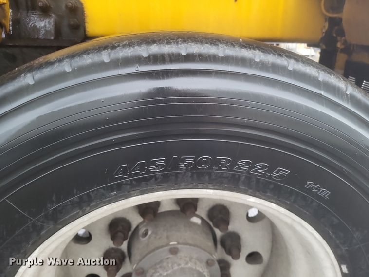 image for item DQ3689 2007 Beall BAST-96-3-SB tank trailer