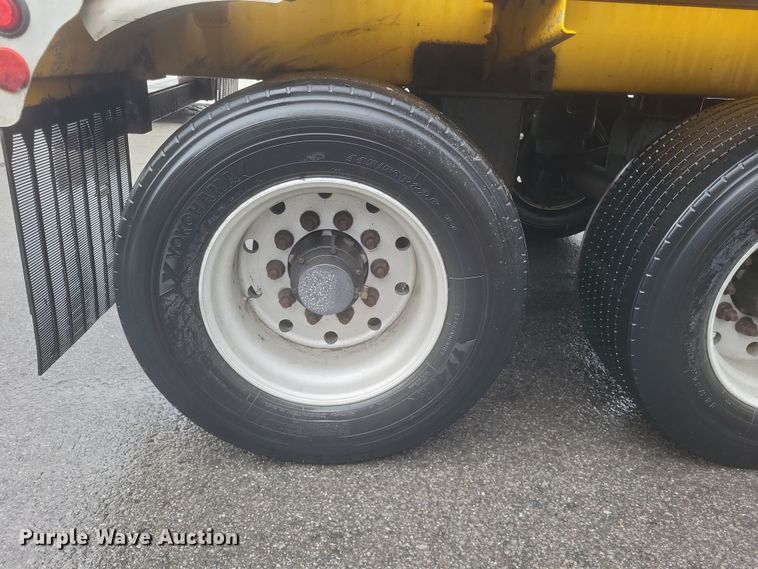 image for item DQ3689 2007 Beall BAST-96-3-SB tank trailer