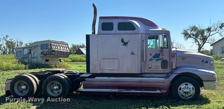 image for item DQ6843 1997 International  9200 Eagle semi truck