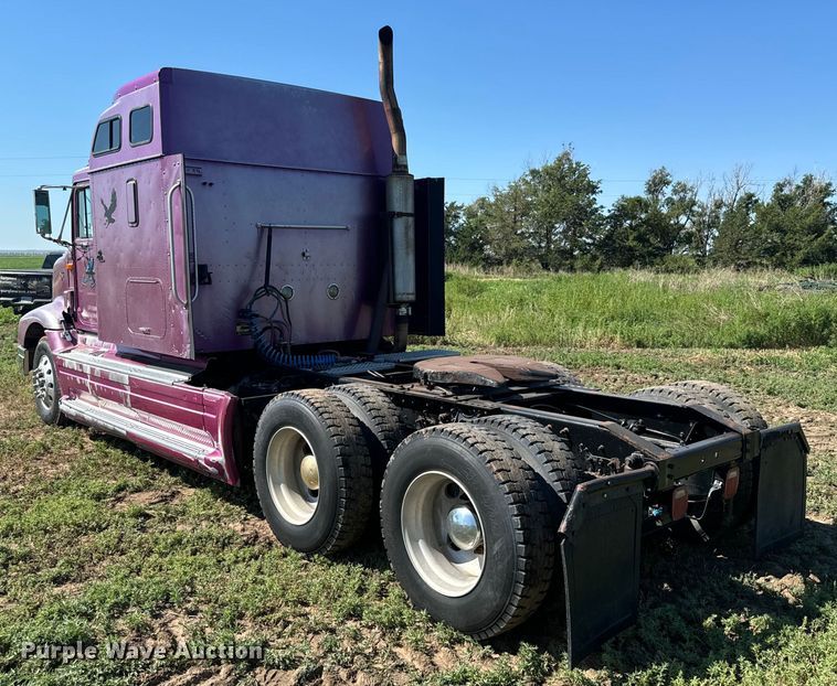 image for item DQ6843 1997 International  9200 Eagle semi truck