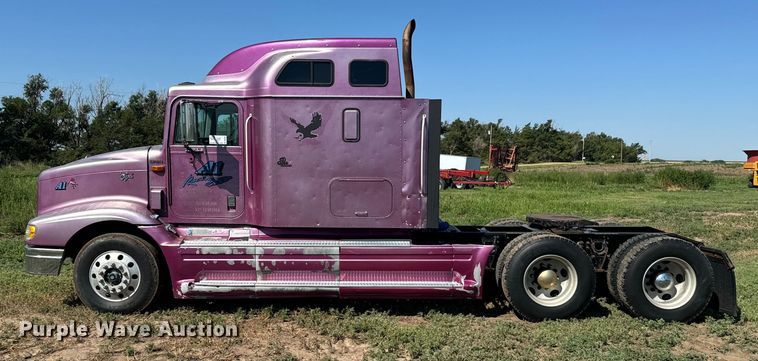 image for item DQ6843 1997 International  9200 Eagle semi truck