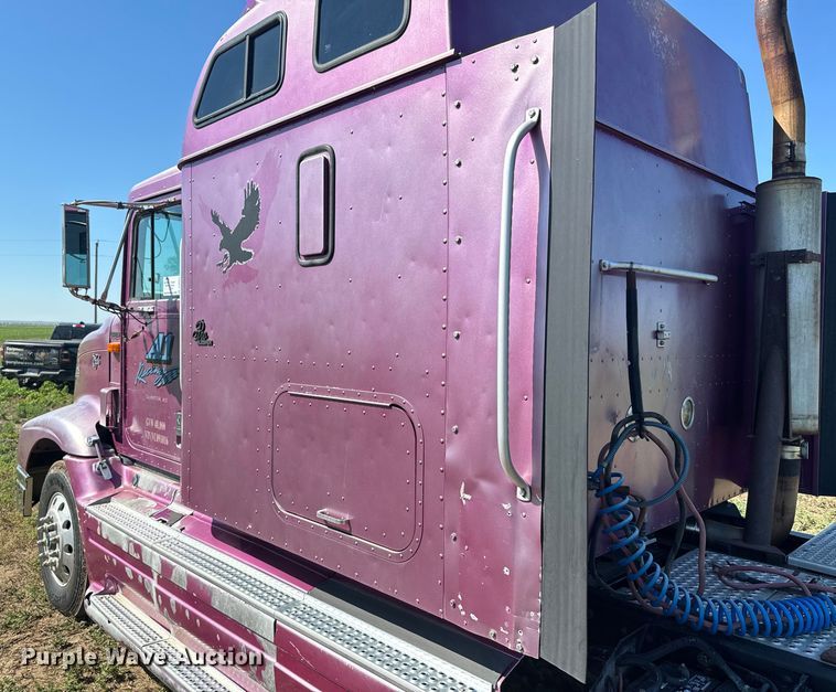 image for item DQ6843 1997 International  9200 Eagle semi truck