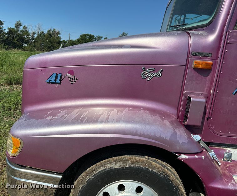 image for item DQ6843 1997 International  9200 Eagle semi truck