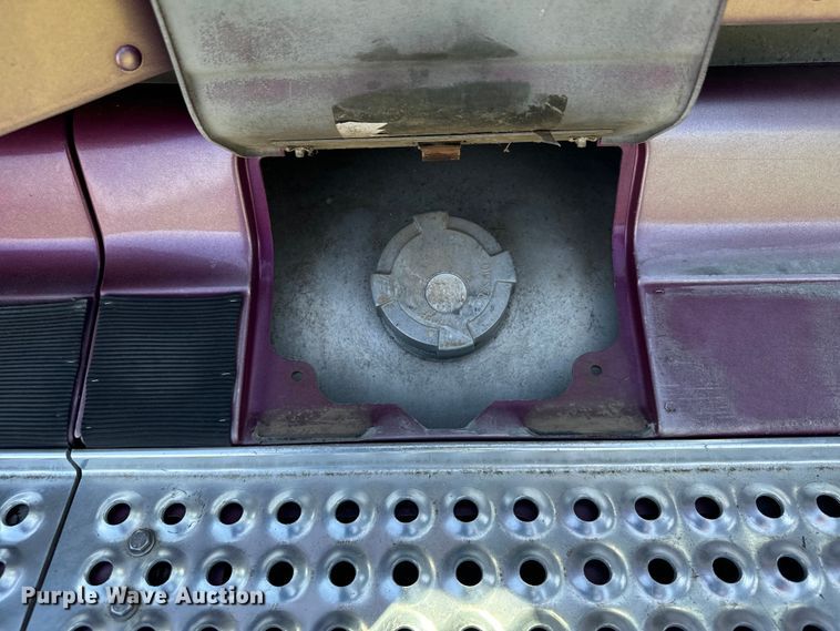 image for item DQ6843 1997 International  9200 Eagle semi truck