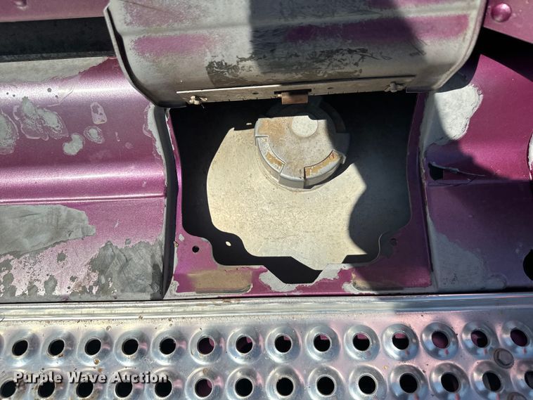 image for item DQ6843 1997 International  9200 Eagle semi truck