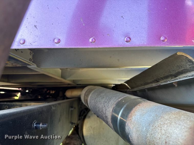 image for item DQ6843 1997 International  9200 Eagle semi truck