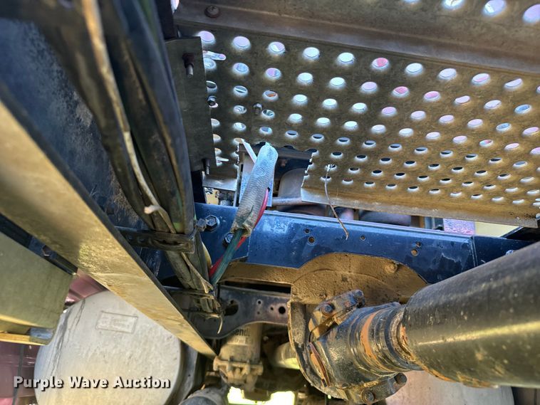 image for item DQ6843 1997 International  9200 Eagle semi truck