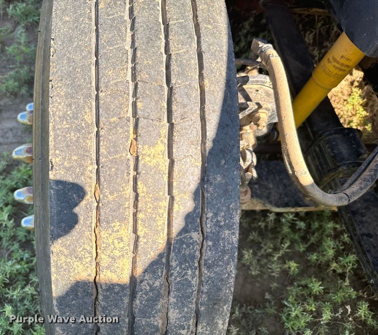 image for item DQ6843 1997 International  9200 Eagle semi truck