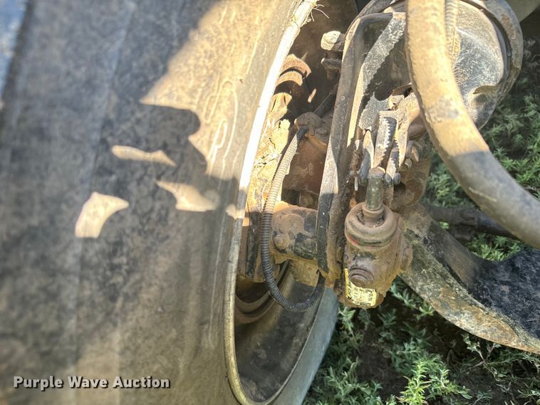 image for item DQ6843 1997 International  9200 Eagle semi truck