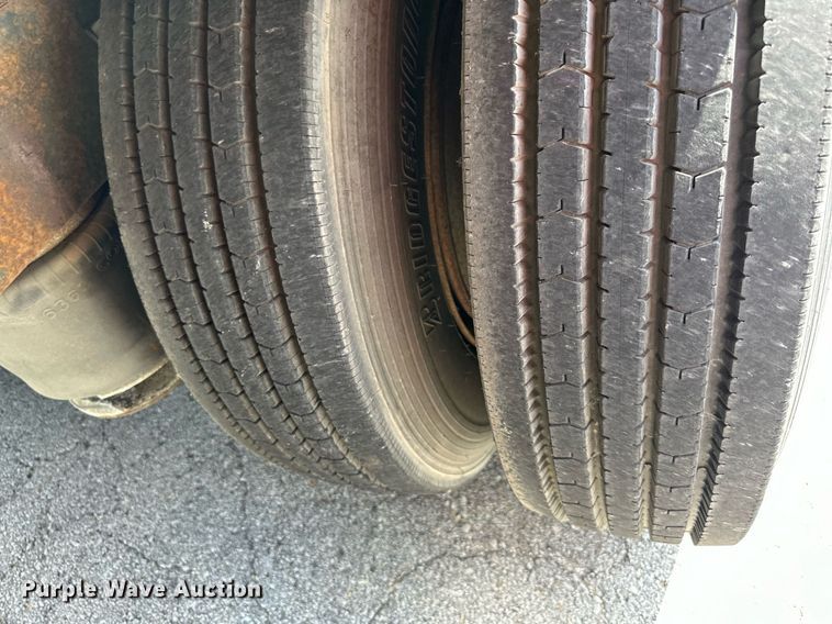 image for item DR2642 1985 Kentucky dry van trailer